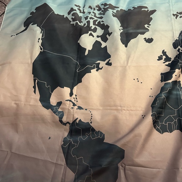 World Map Tapestry - Picture 2 of 3